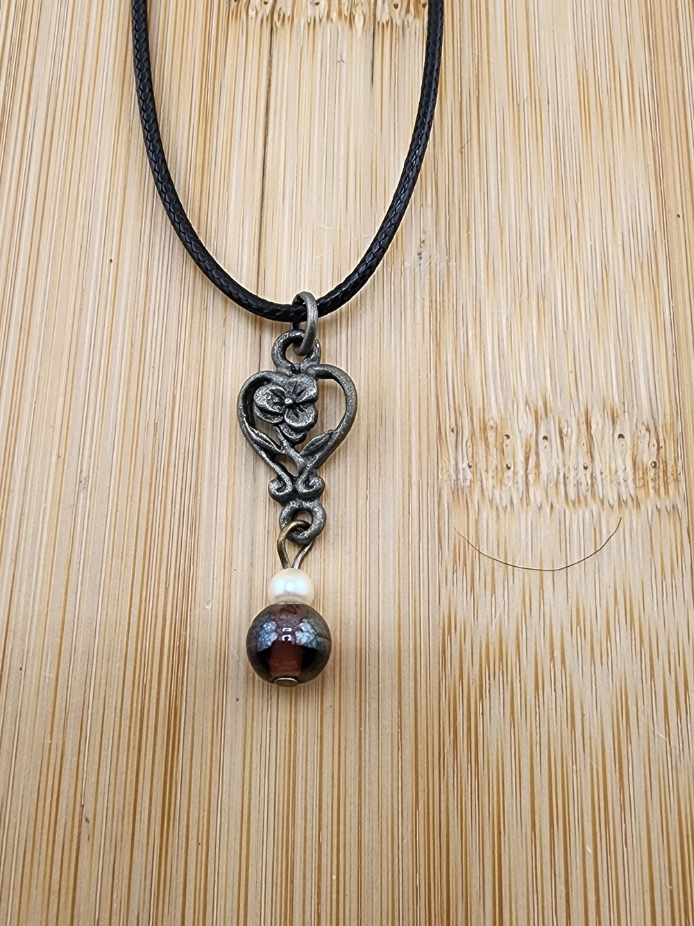 18in To 20in Adj Vintage-Style Heart & Flower Necklace Black with Brown Bead